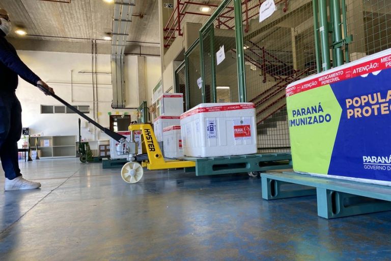 Mais 255,7 mil vacinas contra a Covid-19 foram distribuídas nesta segunda-feira no Paraná