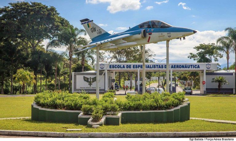 Bolsonaro: militares têm a obrigação de garantir a liberdade