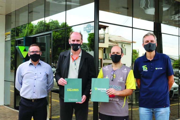 Sicoob Confiança renova apoio ao projeto Feras do Vôlei