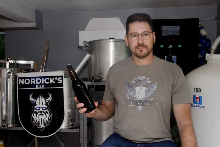 De apreciador a cervejeiro, rondonense produz 150 litros de cerveja por mês