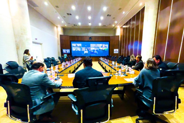 Governo do Paraná estuda adoção de modelo de trabalho híbrido permanente para servidores