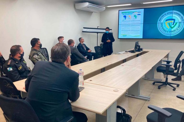 Embaixada dos EUA doa quatro toneladas de equipamentos para forças policiais que atuam nas fronteiras