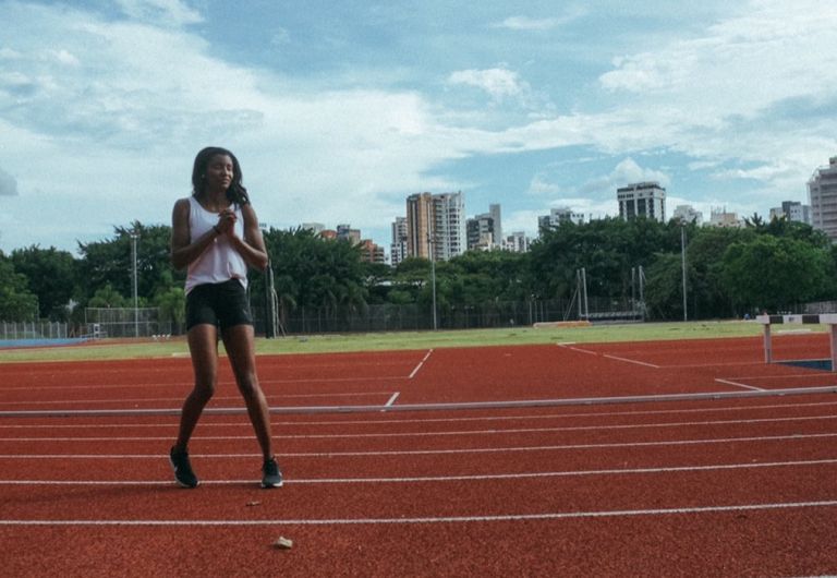 No último dia, Núbia Soares alcança índice no salto triplo