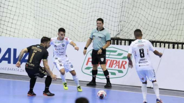 Pato vence Marechal e segue embalado na Série Ouro do Paranaense