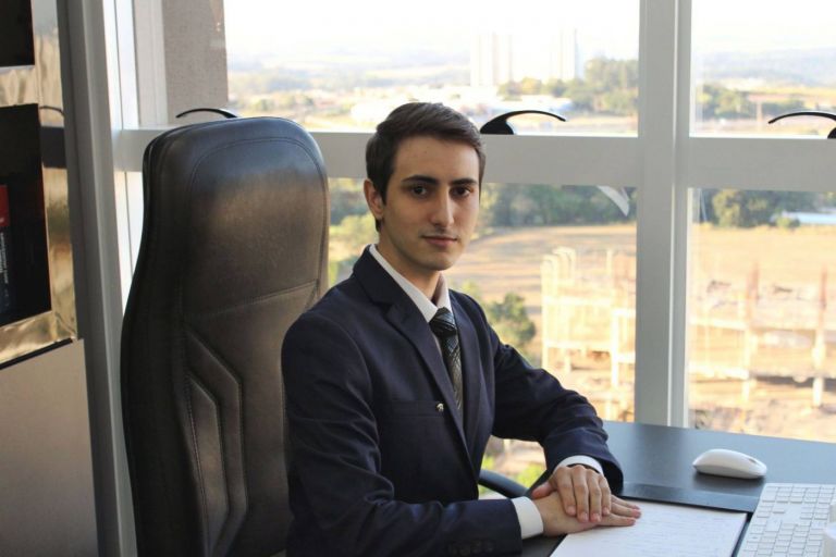 Egresso da rede estadual é o professor mais jovem de ensino superior do país