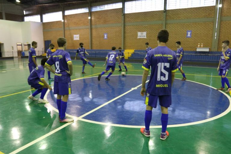 Pela 1ª vez, Sub-15 de Santa Helena participa do Paranaense de Futsal; estreia é neste sábado