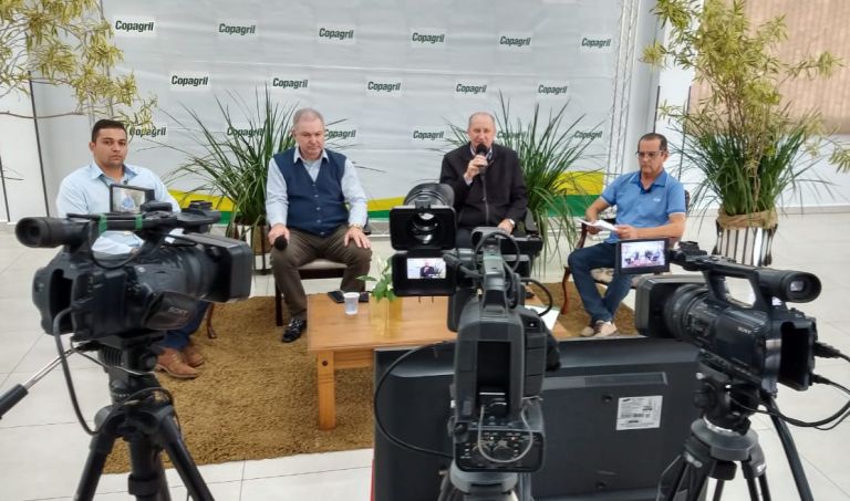 Seminário Copagril Soja e Milho é marcado por palestra e premiação dos melhores produtores