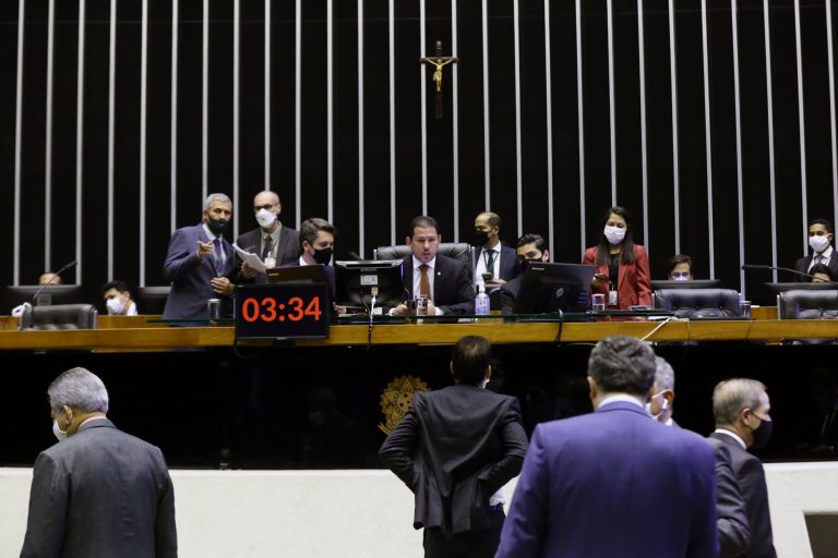 Congresso derruba vetos a itens da nova Lei de Licitações e sobre prazo da Lei Aldir Blanc