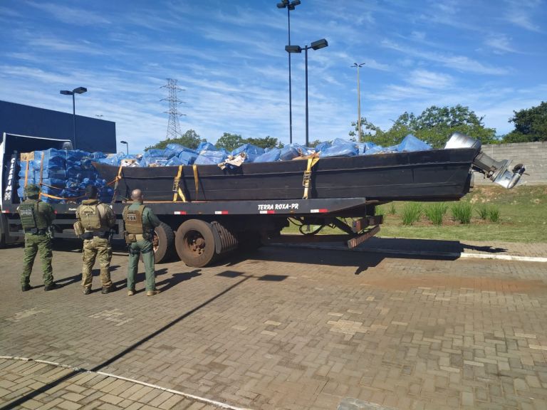 Embarcação carregada com cigarros é apreendida em Santa Helena; prejuízo ao crime organizado foi de R$ 600 mil