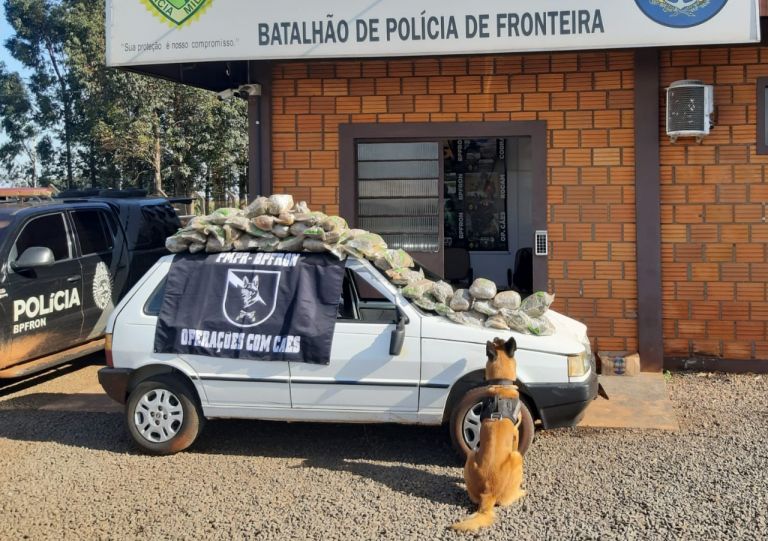 BPFron apreende 20 quilos de maconha e recupera veículo furtado em Pato Bragado