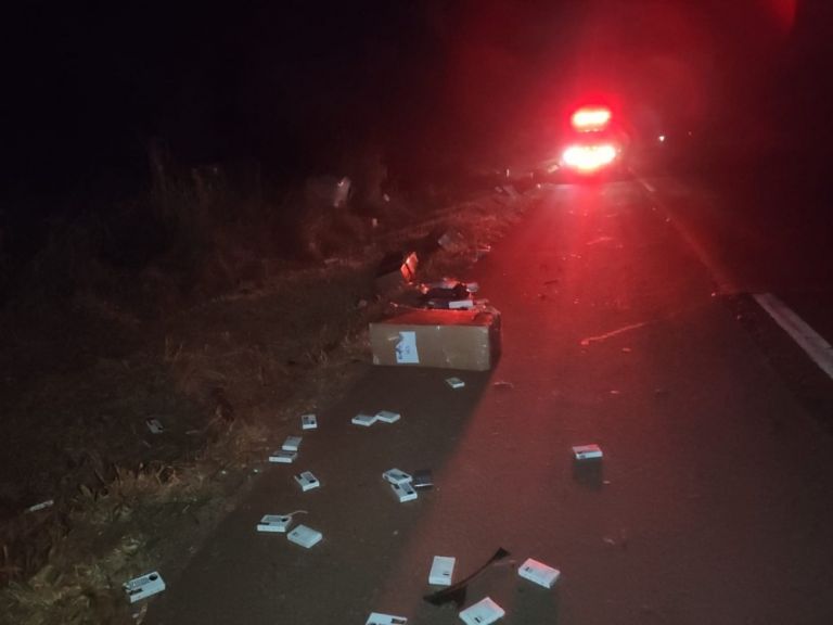 Veículo carregado com contrabando capota na BR-163 em Marechal Rondon e condutor morre