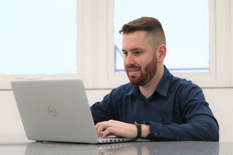 Biopark lança curso gratuito de TI e oferta 40 bolsas de estudo de até R$ 1 mil