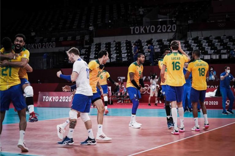 Seleção masculina de vôlei vira o jogo e vence a Argentina por 3 sets a 2