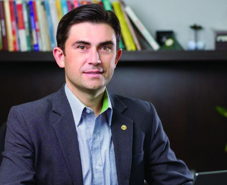 Taxa de juros deve chegar a 6,75% no fim de 2021, prevê diretor executivo da Sicredi