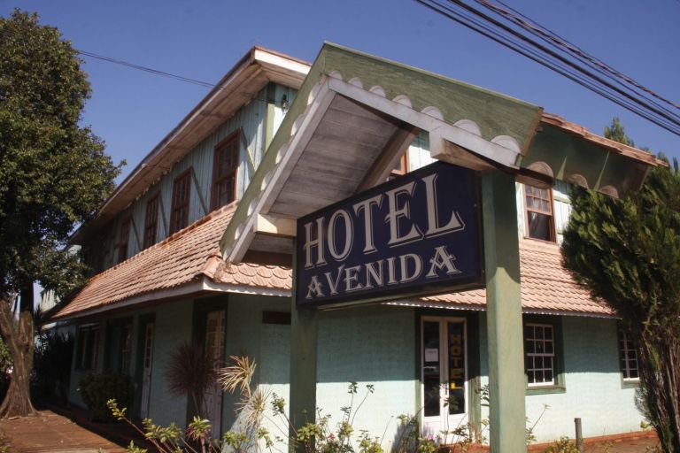 Parte da história de Marechal Rondon, Hotel Avenida está sendo demolido