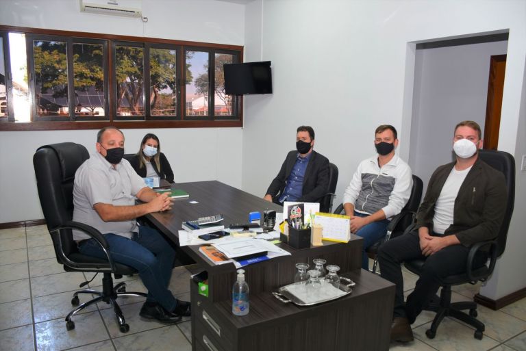 Prefeitura de Quatro Pontes e Sebrae renovam contrato de prestação de serviços