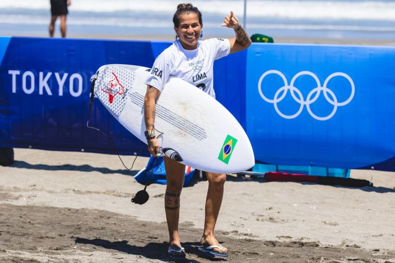Silvana, Medina e Ítalo avançam às quartas de final do surfe em Tóquio