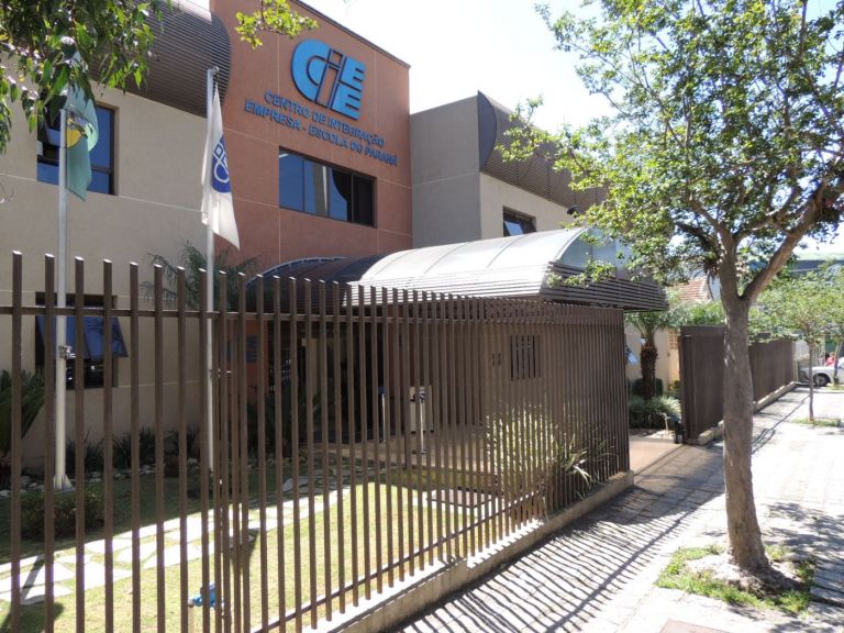 Paraná tem mais de 3,3 mil vagas de estágio abertas