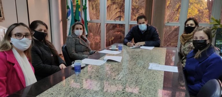 Prefeitura e Apae celebram termo que garante realização de obra na entidade