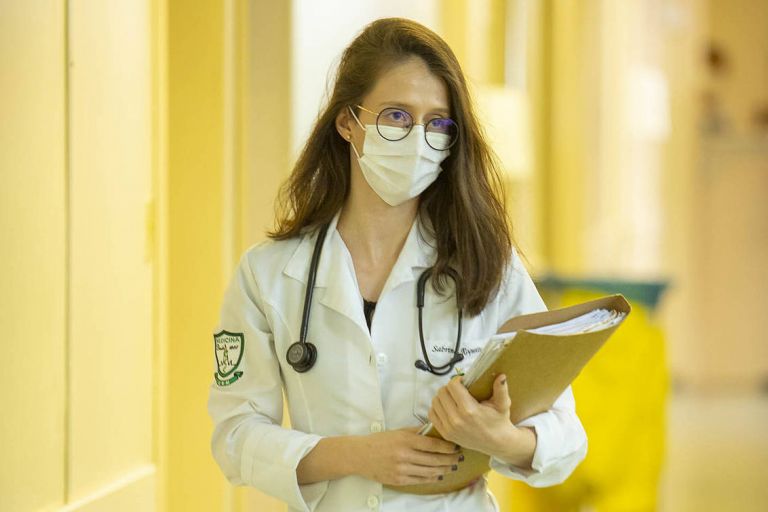 Graduações da Saúde da UEM voltarão a ter aulas presenciais