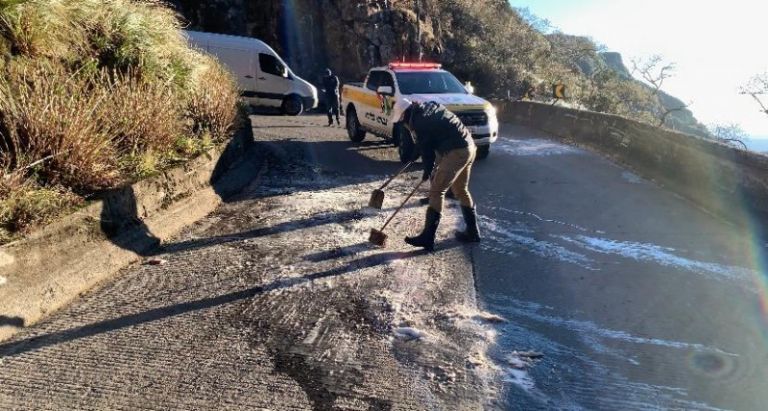 Frio volta a deixar pistas congeladas em rodovias de Santa Catarina