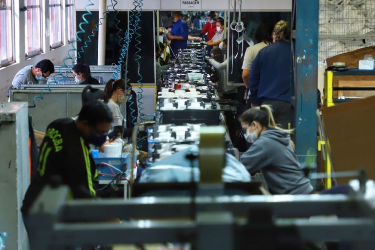 Ipea mantém previsões de crescimento do PIB para 2021 e 2022