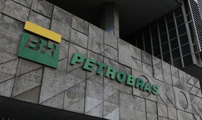 Conselho da Petrobras, que deu sinal verde para aumento de combustíveis, tem maioria indicada pelo governo Bolsonaro