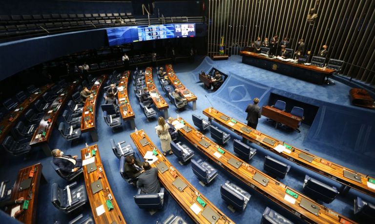 Comissão do Senado aprova projeto que estende validade de concursos