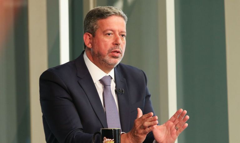 Congresso busca consenso para reduzir preço dos combustíveis, diz Lira