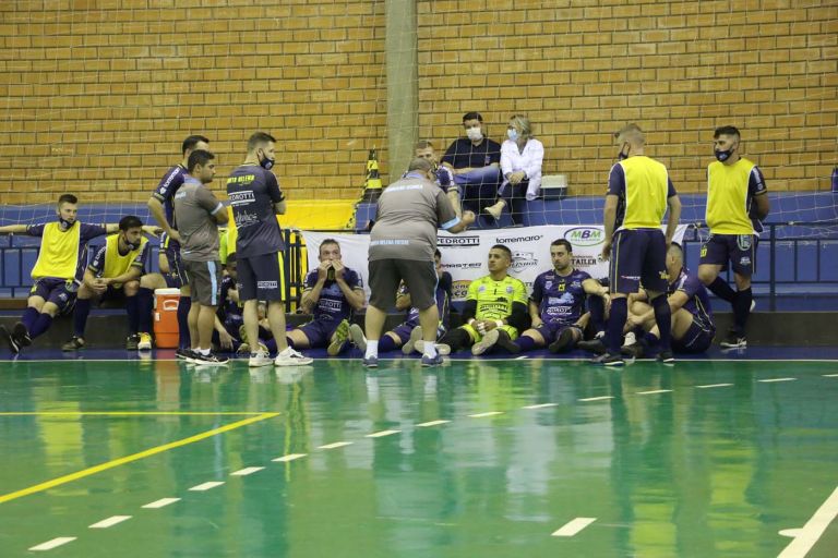 Santa Helena Futsal termina em 1º lugar da chave e se concentra à próxima fase