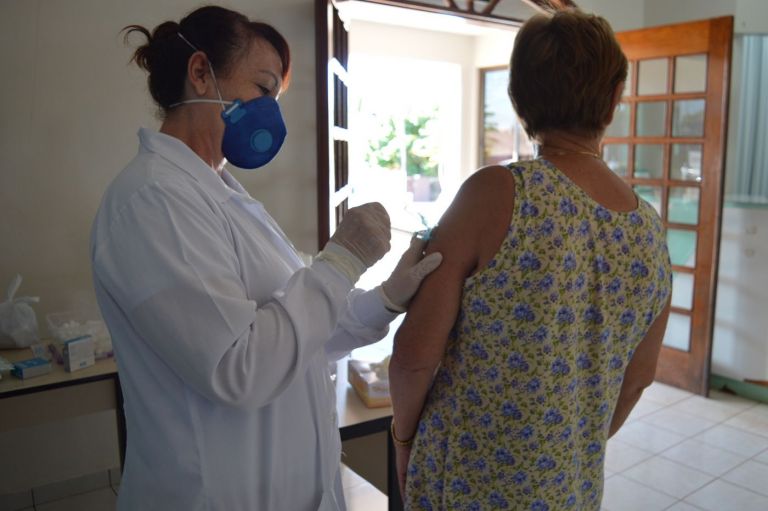 Vacinação contra gripe para público de todas as idades será realizada hoje e amanhã em Entre Rios do Oeste