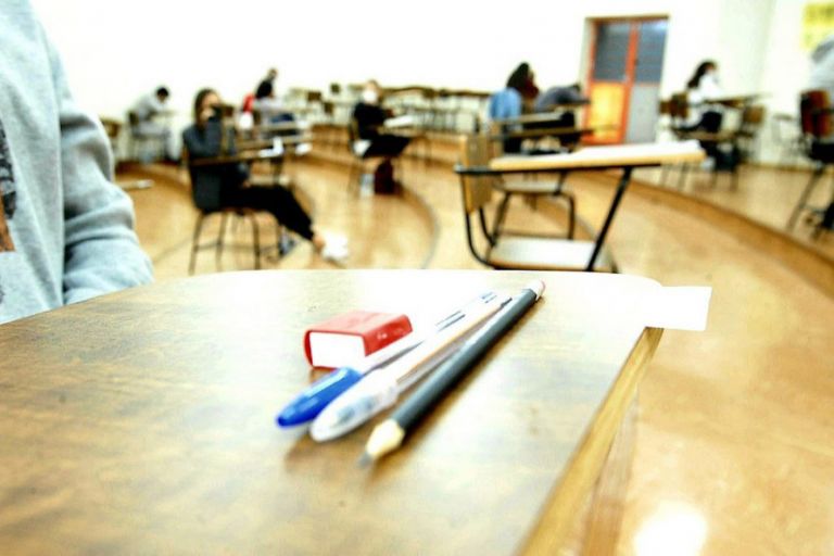 Cursinho oferece simulados gratuitos de vestibulares do Paraná