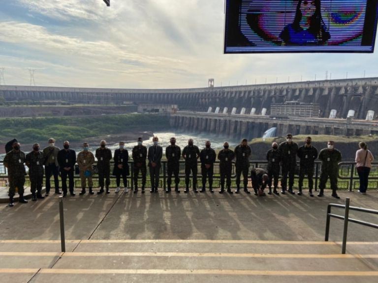 Representantes da ONU e do Exército visitam a Itaipu