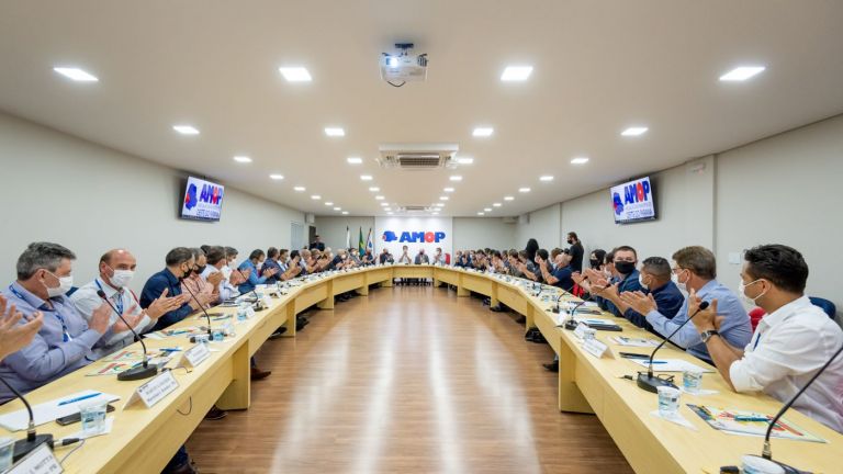 Na Amop, Itaipu reafirma alinhamento para continuar a desenvolver o Oeste do Paraná