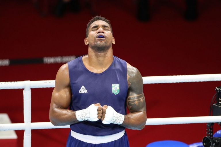 Abner fatura 1º bronze no boxe; Bia vence e avança à semi em Tóquio
