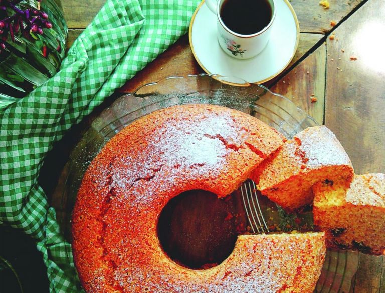 Bolo de fubá com gotas de chocolate