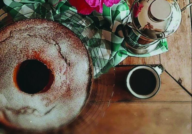 Bolo de melado e especiarias   