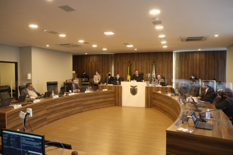 Comissão da Alep aprova projeto sobre “xepa” da vacina contra a Covid-19