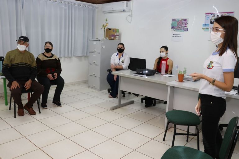 Creas realiza capacitação introdutória para a Família Acolhedora 