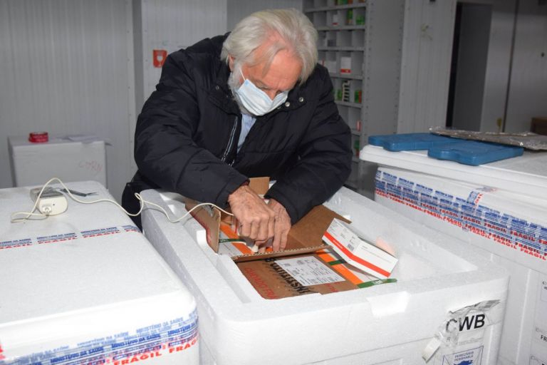 95,4 mil doses de vacinas contra Covid-19 chegam ao Paraná