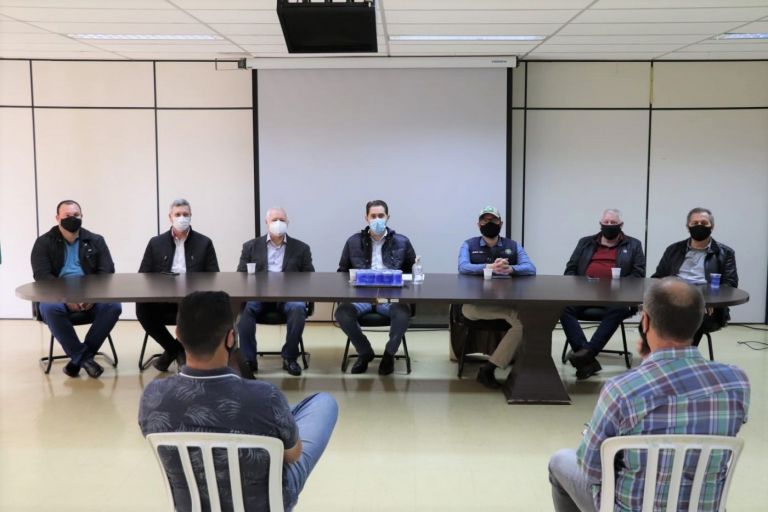 Secretário nacional de Aquicultura e Pesca se reúne com autoridades da microrregião