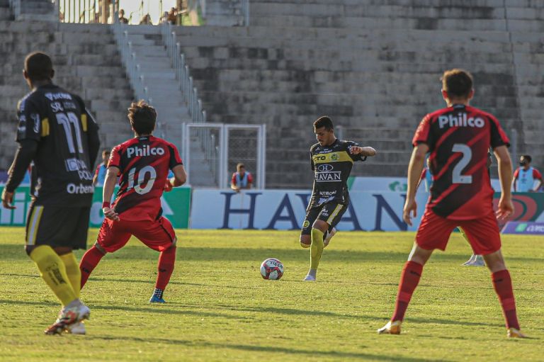Jogos das semifinais do Paranaense entre Cascavel e Athletico têm datas definidas pela FPF