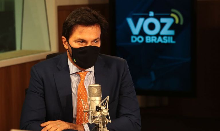 Edital do leilão do 5G deve ser publicado ainda em setembro, diz Fábio Farias