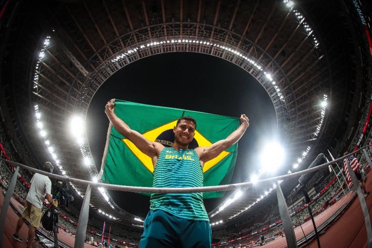 Thiago Braz conquista bronze no salto com vara
