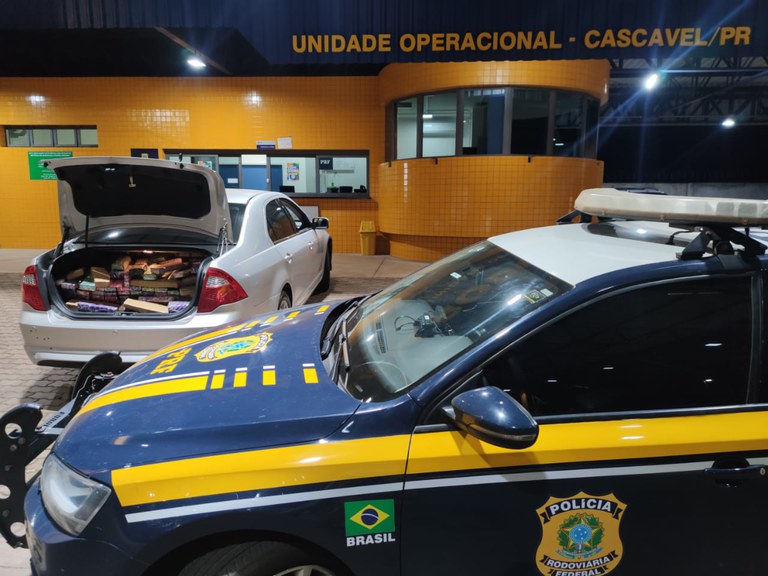 PRF apreende mais de meia tonelada de maconha em Mercedes e Cascavel