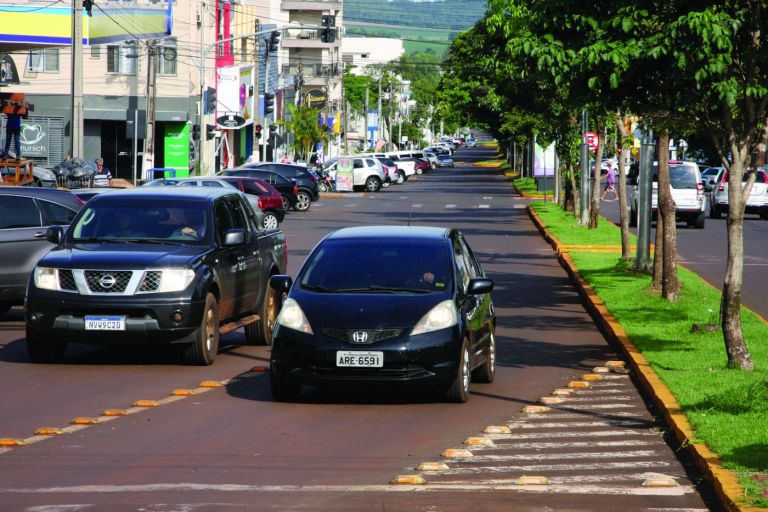 Secretaria de Mobilidade Urbana planeja troca de semáforos por versões modernas