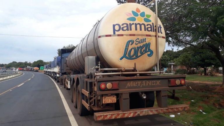 Caminhoneiros do Paraguai fazem acordo e terminam greve