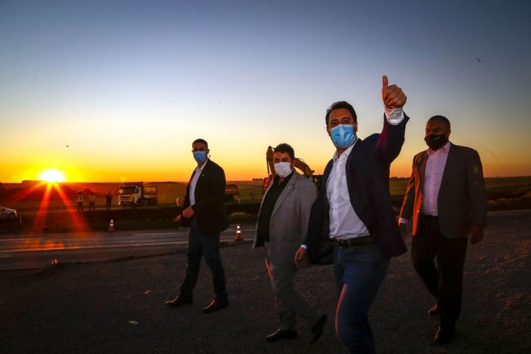 Estado e Itaipu lançam pedra fundamental da duplicação do Contorno Oeste de Cascavel