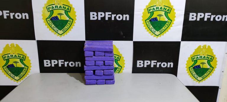 Abordagem em residência de Guaíra resulta na apreensão de 16 quilos de maconha