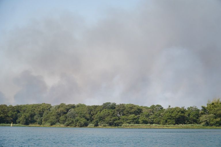 Mais de 50 brigadistas atuam no quarto dia de incêndio no Parque Nacional de Ilha Grande em Guaíra
